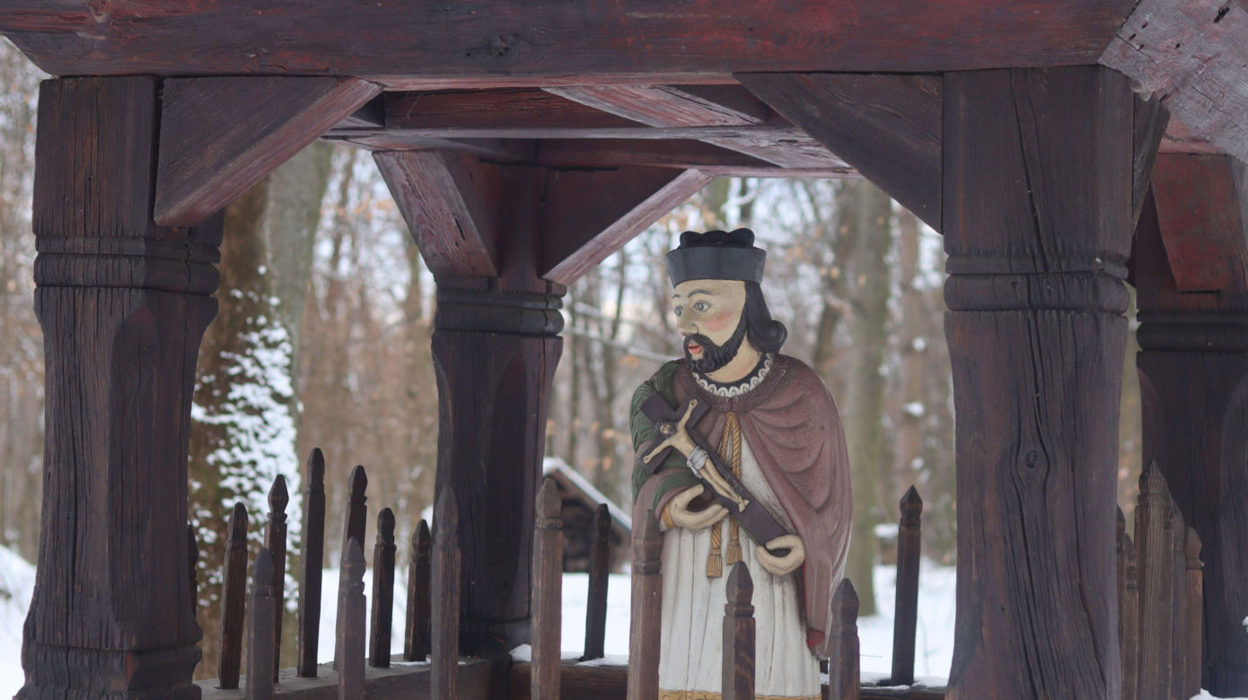 Cicho i wszędzie biało. Tak prezentuje się skansen w Lublinie w zimowej odsłonie! [GALERIA]