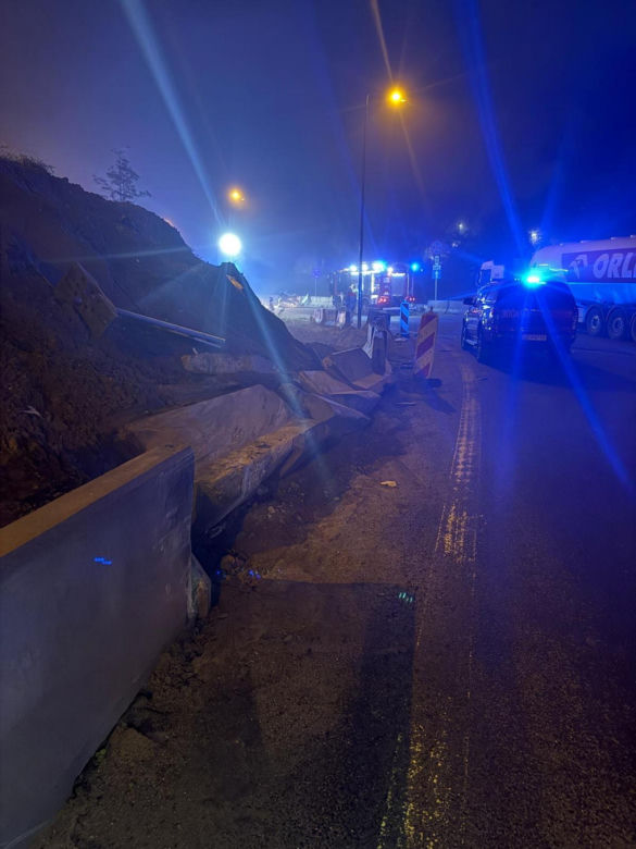 Groźny wypadek w Gdańsku. Dachowanie auta na ul. Sucharskiego