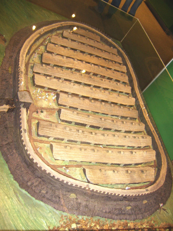 Makieta osady prezentowana w biskupińskim muzeum