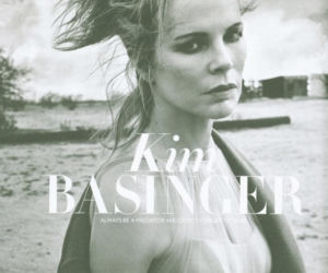 Tak teraz wygląda 72-letnia Kim Basinger! Pamiętasz jej gorące role?