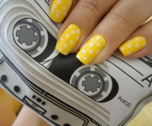 manicure, paznokcie, manicure w kropki, lakier do paznokci
