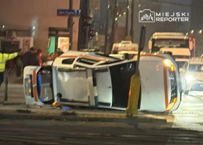 Jechali do wykolejonego tramwaju, doszło do wypadku. Trzy osoby ranne