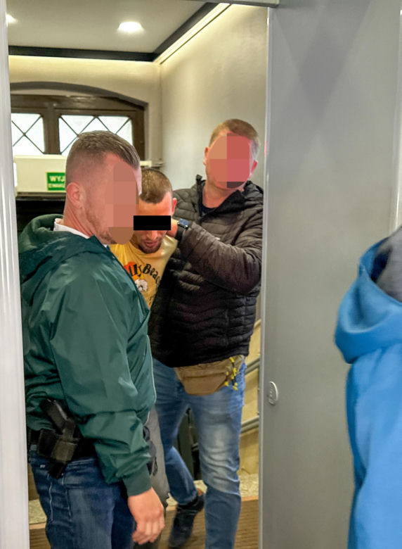 Zamówił kurs, potem zaatakował kierowcę nożem. Prokuratura stawia zarzuty