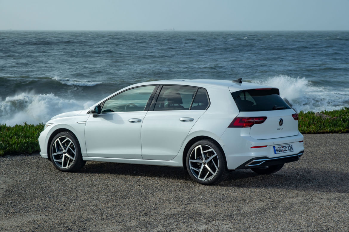Volkswagen Golf 8 Style / Oryx White