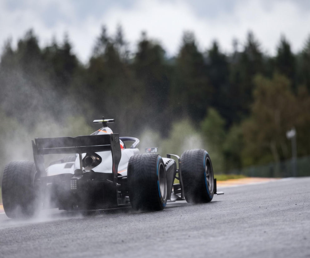 Kimi Antonelli z pole position w GP Belgii. Kto otrzymał surową karę na torze Spa