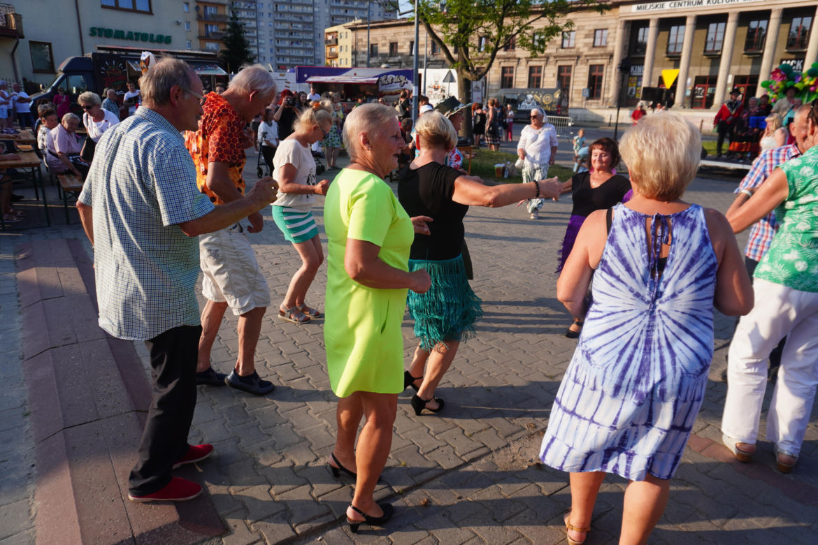 Dni Skarżyska-Kamiennej 2024. Potańcówka przed Miejskim Centrum Kultury