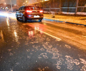 Gołoledź paraliżuje Polskę