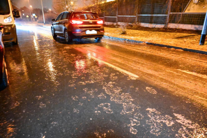 Gołoledź paraliżuje Polskę