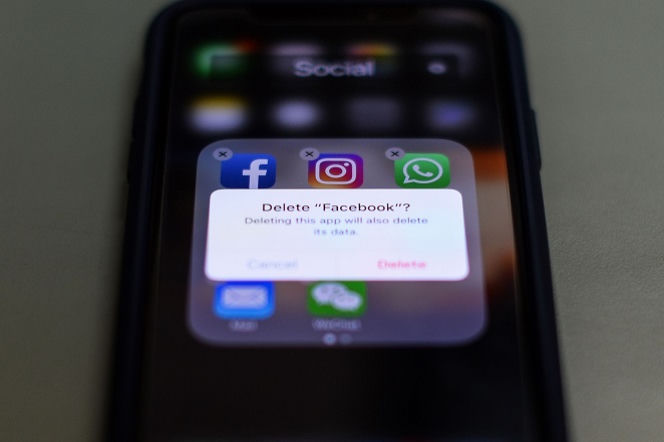 Facebook - afera, akcje. Co się dzieje z serwisem?