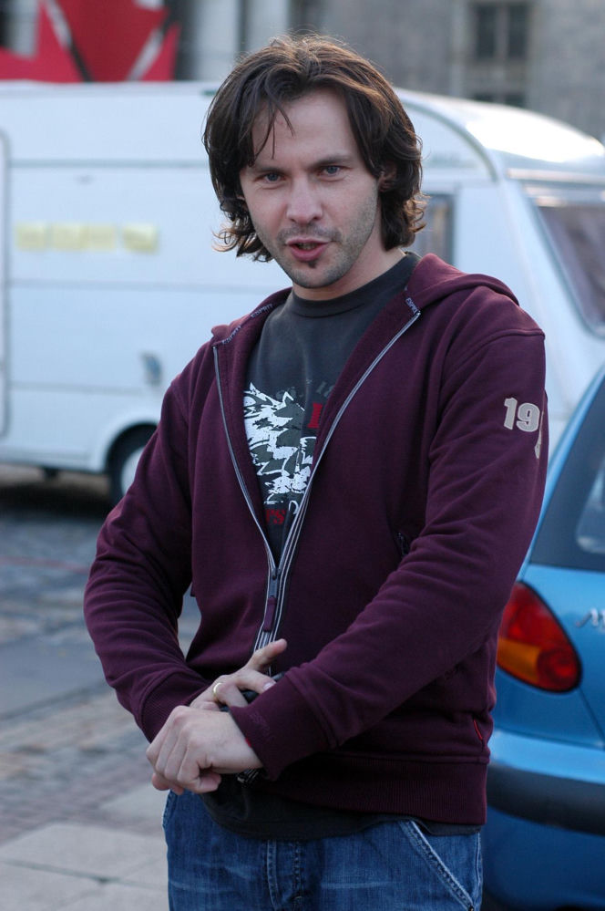 "Siłacza" śpiewała cała Polska, potem zniknął. Co po 20 latach porabia Marcin Rozynek?