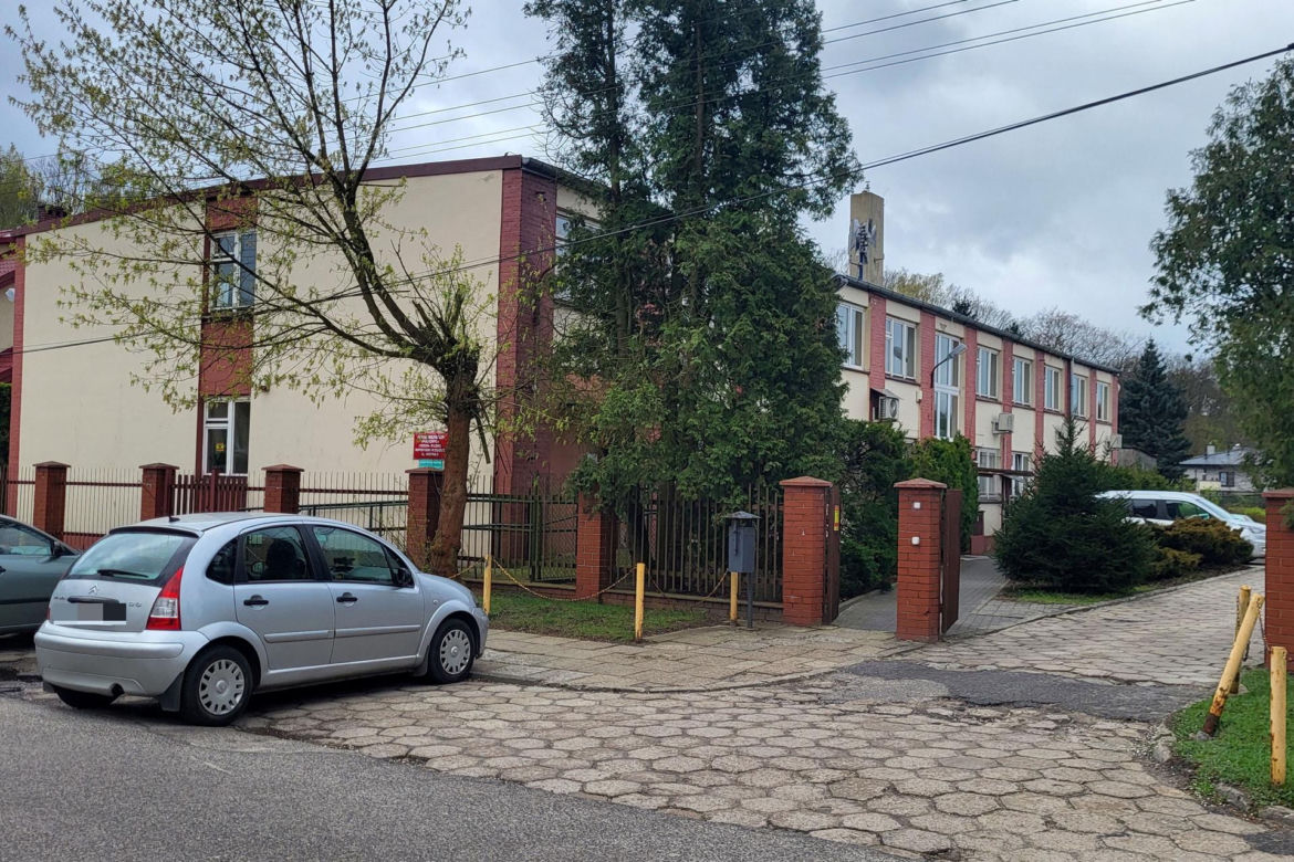 Sprzątaczki w zgierskim ZUS jadły w piwnicy. „To warunku urągające ludzkiej godności”
