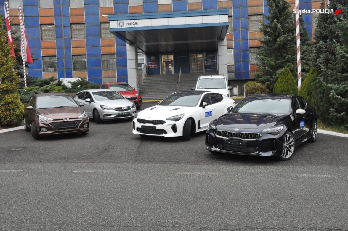 Nowe radiowozy KIA Stinger dla polskiej policji