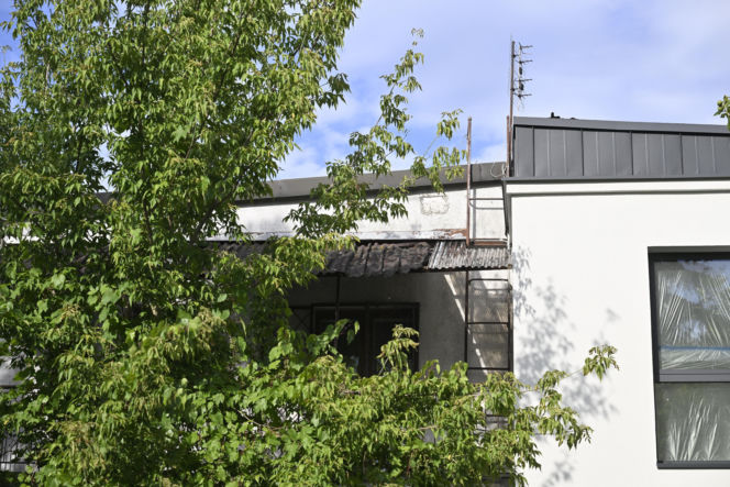 Smutny widok domu Kaczyńskiego. Willa na Żoliborzu się sypie