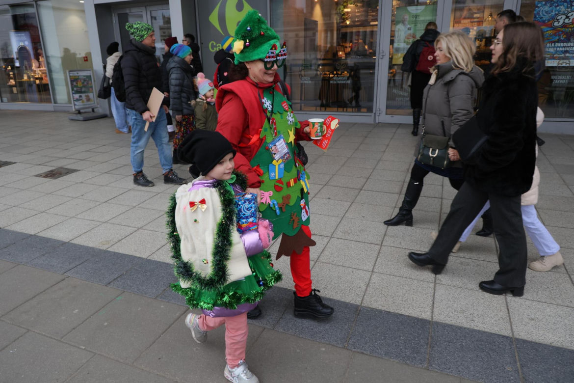 Warszawa. Wolontariusze WOŚP w centrum Warszawy