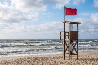 Sinice Międzyzdroje. Czy w Międzyzdrojach można się kąpać 11.08? Flaga, warunki pogodowe