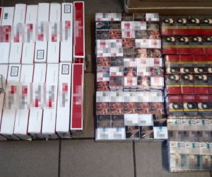 Policja przeszukała posesję w Żninie i znalazła NIELEGALNY towar wart ponad 41 tys. zł [ZDJĘCIA] 