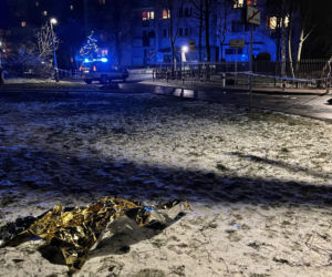 Krwawa jatka na Bemowie. Biegł ulicą z poderżniętym gardłem