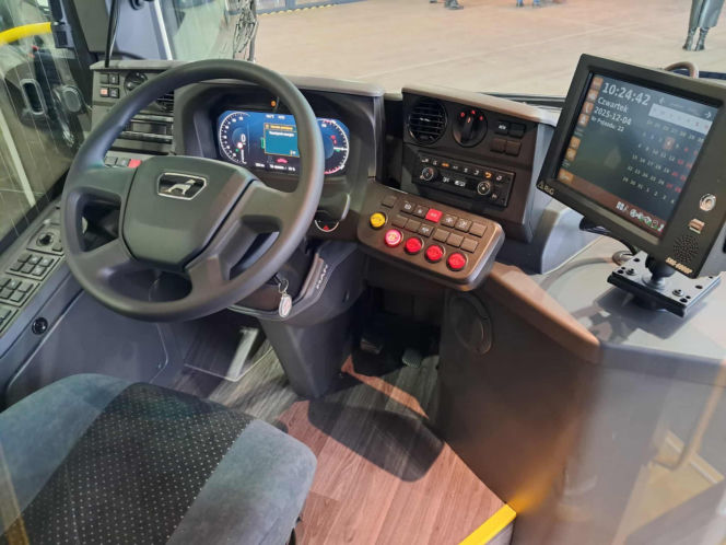 Pięć nowych autobusów elektrycznych trafia do komunikacji miejskiej w Starachowicach