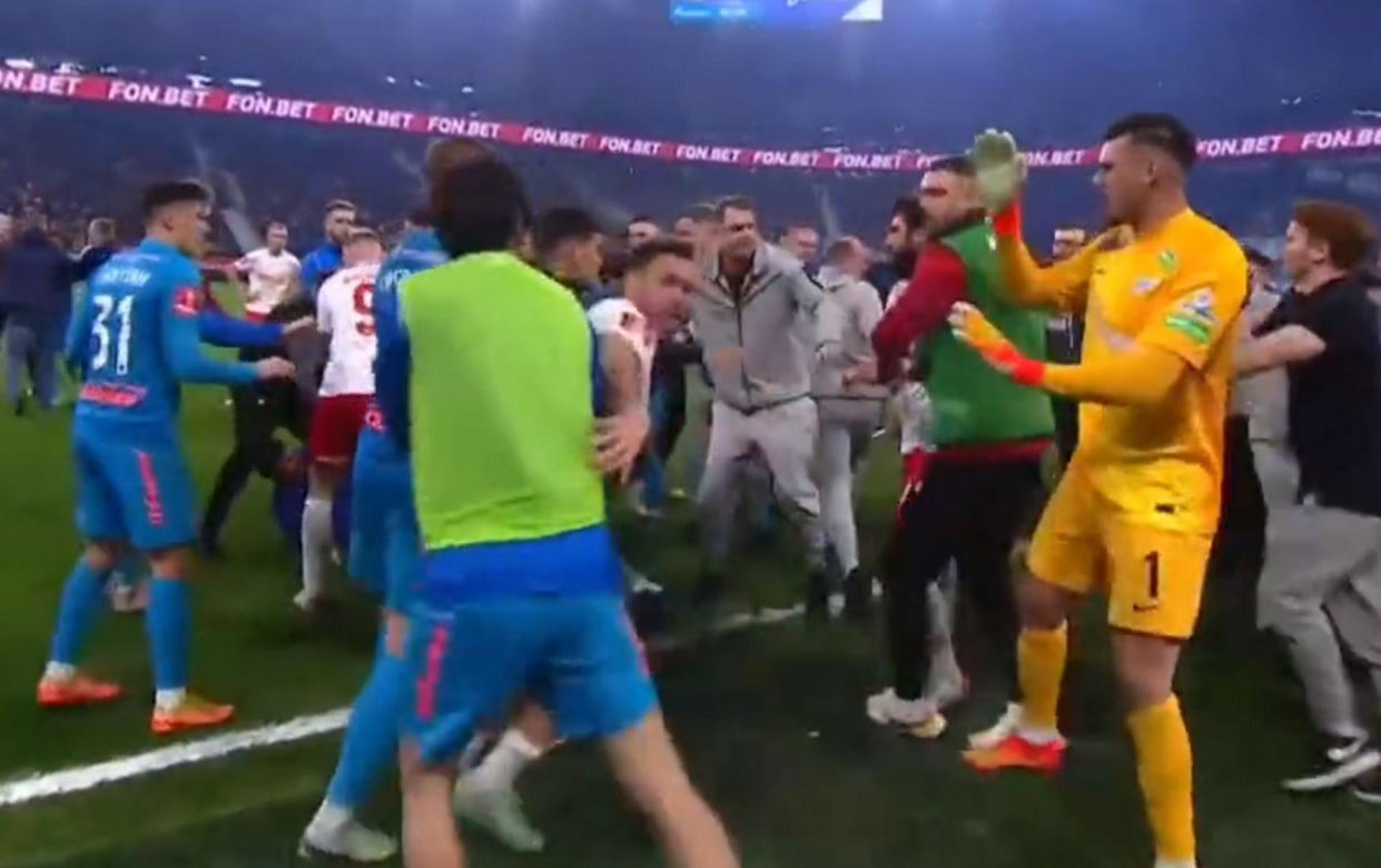 Maciej Rybus wziął udział w bijatyce podczas meczu