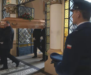 Piotr ubrał mundur, ucałował rodzinę i wyszedł do pracy. Jego serce nagle przestał bić