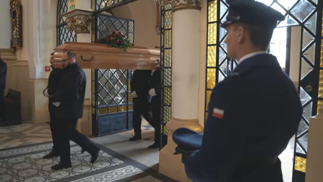 Piotr ubrał mundur, ucałował rodzinę i wyszedł do pracy. Jego serce nagle przestał bić