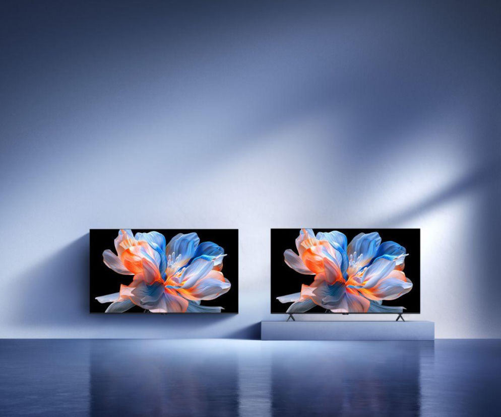 Dwa telewizory Xiaomi TV X Mini LED wyświetlające barwny kwiat. O technologii Mini LED przeczytasz na Eska.