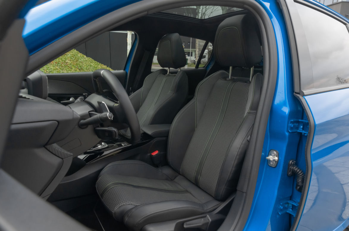 Peugeot 208 GT Line PureTech 130 S&S EAT8