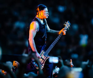 To pierwszy album Ozzy'ego Osbourne'a, na którym zagrał Robert Trujillo. Basista o szalonych kulisach współpracy z Księciem Ciemności