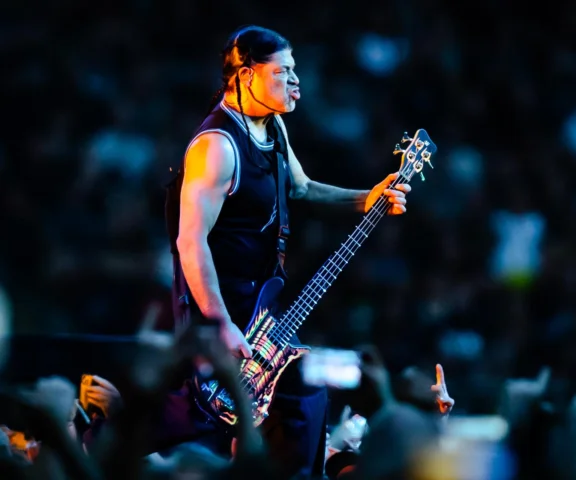 To pierwszy album Ozzy'ego Osbourne'a, na którym zagrał Robert Trujillo. Basista o szalonych kulisach współpracy z Księciem Ciemności