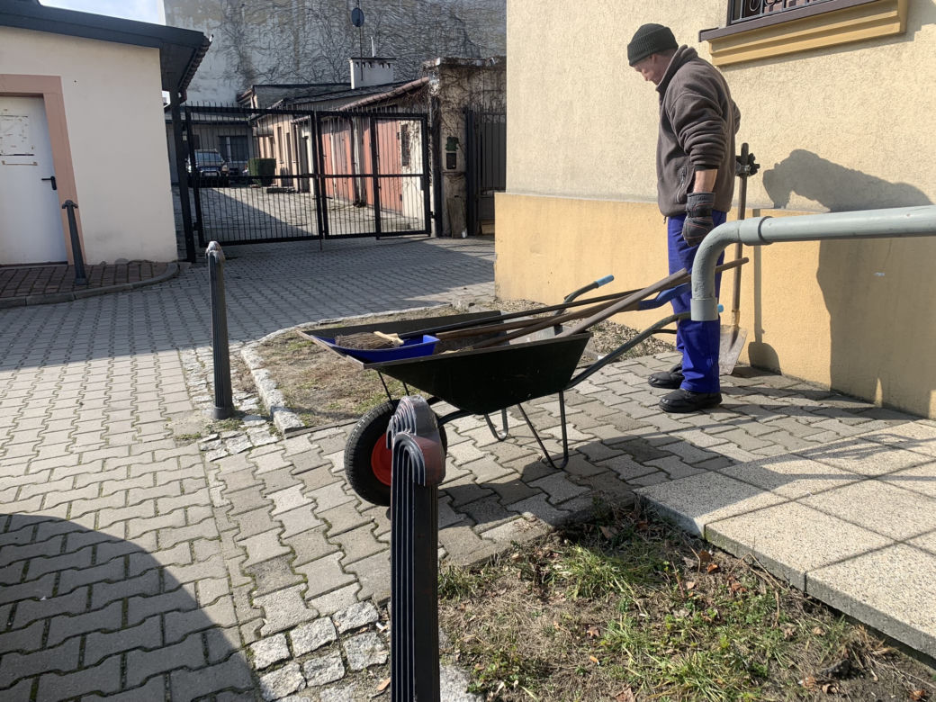 Diecezja sosnowiecka w żałobie. Wspólna msza w intencji zmarłych księży. "Czy to tak wypada?"
