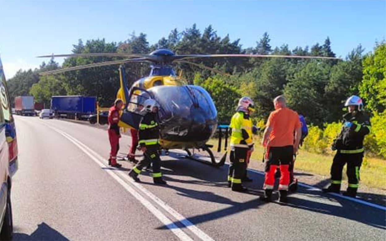 Groźny wypadek na DK 10 pod Bydgoszczą! Ranny motocyklista [ZDJĘCIA]