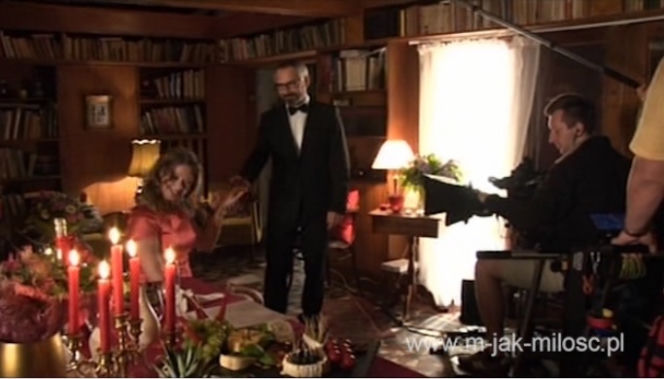 M jak miłość po wakacjach 2015. Anna (Tamara Arciuch), Adam Werner (Jacek Kopczyński) na planie