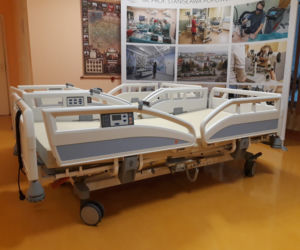 Szpital dziecięcy otrzymał specjalistyczne łóżka. To zasługa policjanta z Olsztyna