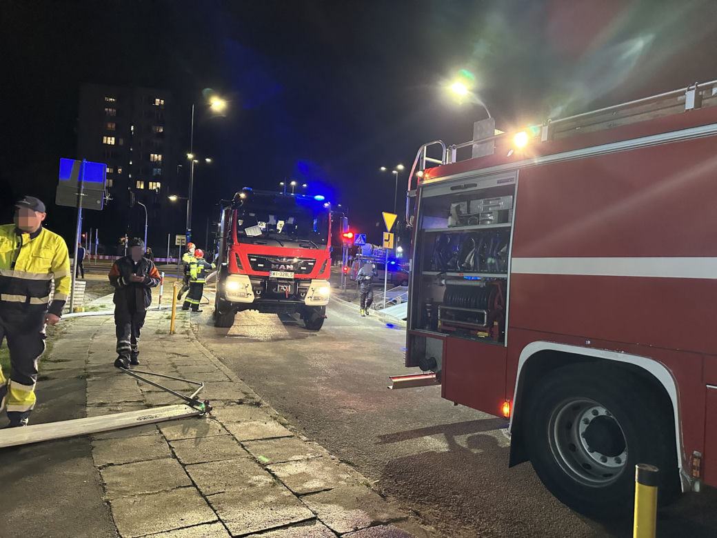 Spalone zwłoki mężczyzny na balkonie. Tragiczny pożar na Bródnie