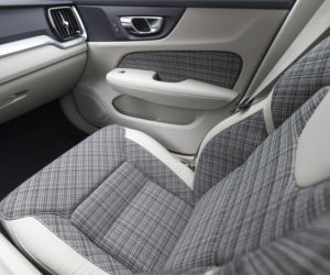 Volvo V60 Momentum Pro B4 FWD AT8