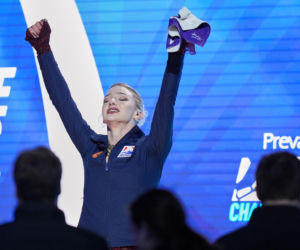 Amber Glenn zdobyła złoto dla USA, musiała zrezygnowac z mediów przez fanatyków Trumpa