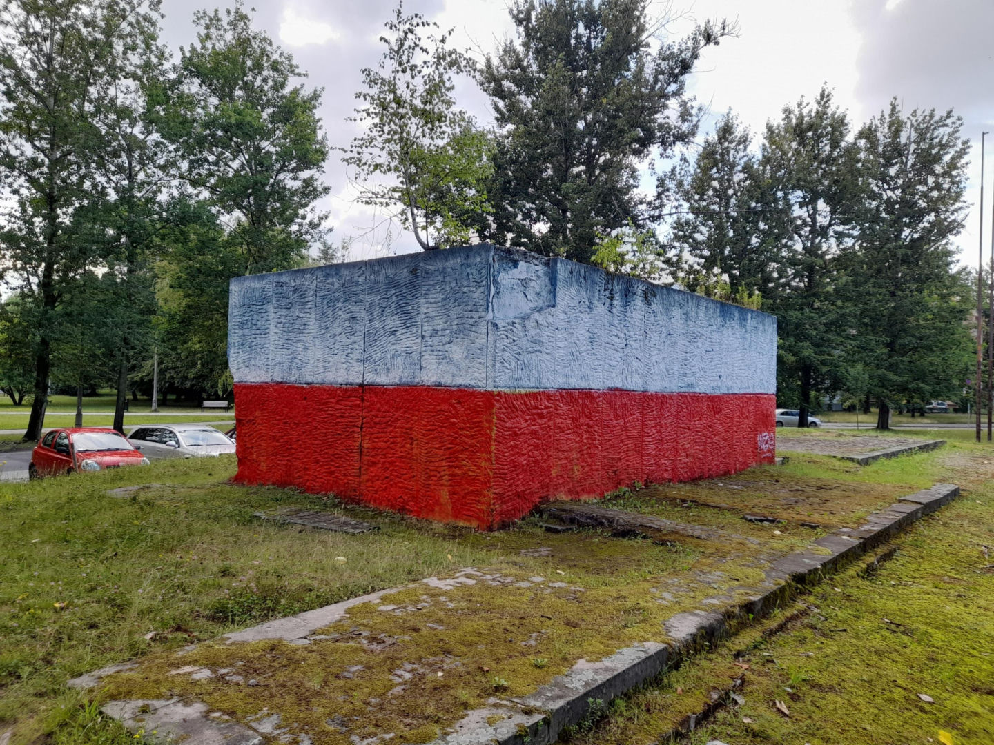 Postument dawnego pomnika Koniewa