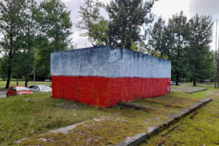 Postument dawnego pomnika Koniewa