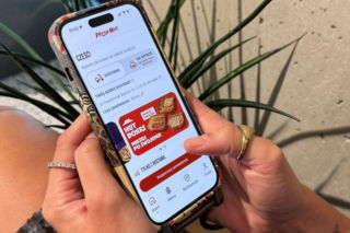 Feed Good Times napędzane technologią.  Nowa aplikacja Pizza Hut od AmRest staje się centrum cyfrowego doświadczenia klienta