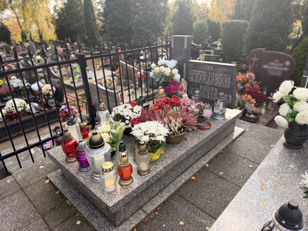 Tak dziś wygląda grób Anny Przybylskiej. Uwielbianą aktorkę pożegnaliśmy 12 lat temu