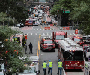 W związku z ryzykiem zawalenia się jednego z wieżowców na Manhattanie w Nowym Jorku we wtorek ewakuowano okoliczne budynki