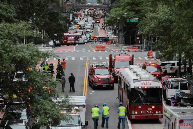 W związku z ryzykiem zawalenia się jednego z wieżowców na Manhattanie w Nowym Jorku we wtorek ewakuowano okoliczne budynki