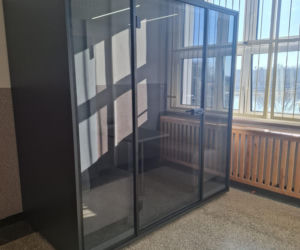 Budka akustyczna stanęła w opolskim Staszicu. I cały czas jest zajęta przez uczniów