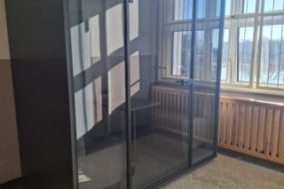 Budka akustyczna stanęła w opolskim Staszicu. I cały czas jest zajęta przez uczniów