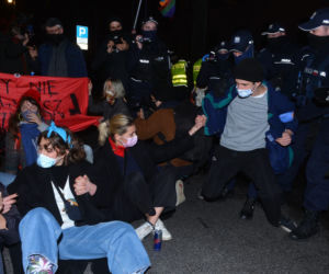 Manifestacja przed siedzibą MEN