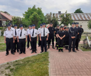 Dąbrówka Stany, gmina Skórzec: nowym wozem strażackim, po nowej drodze, do nowej szkoły