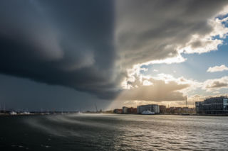 Weekend w Szczecinie zapowiada się burzliwie. Nadchodzi prawdziwy pogodowy rollercoaster!