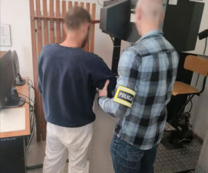 Chciał spalić lokatorów, bo pokłócił się z partnerką. Ogień odciął im drogę ucieczki