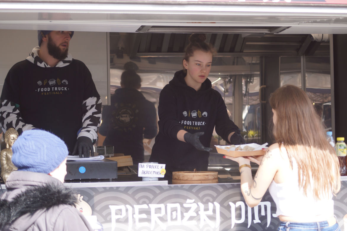 Food Truck Festival 2023 w Bydgoszczy. Wyjątkowe restauracje zaparkowały pod Torbydem [ZDJĘCIA]