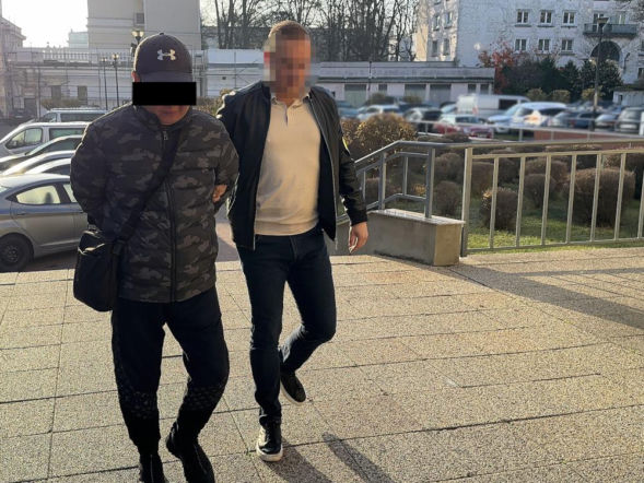 Ścigani przez międzynarodową policję zatrzymani w Warszawie. To nimi interesował się m.in. Interpol